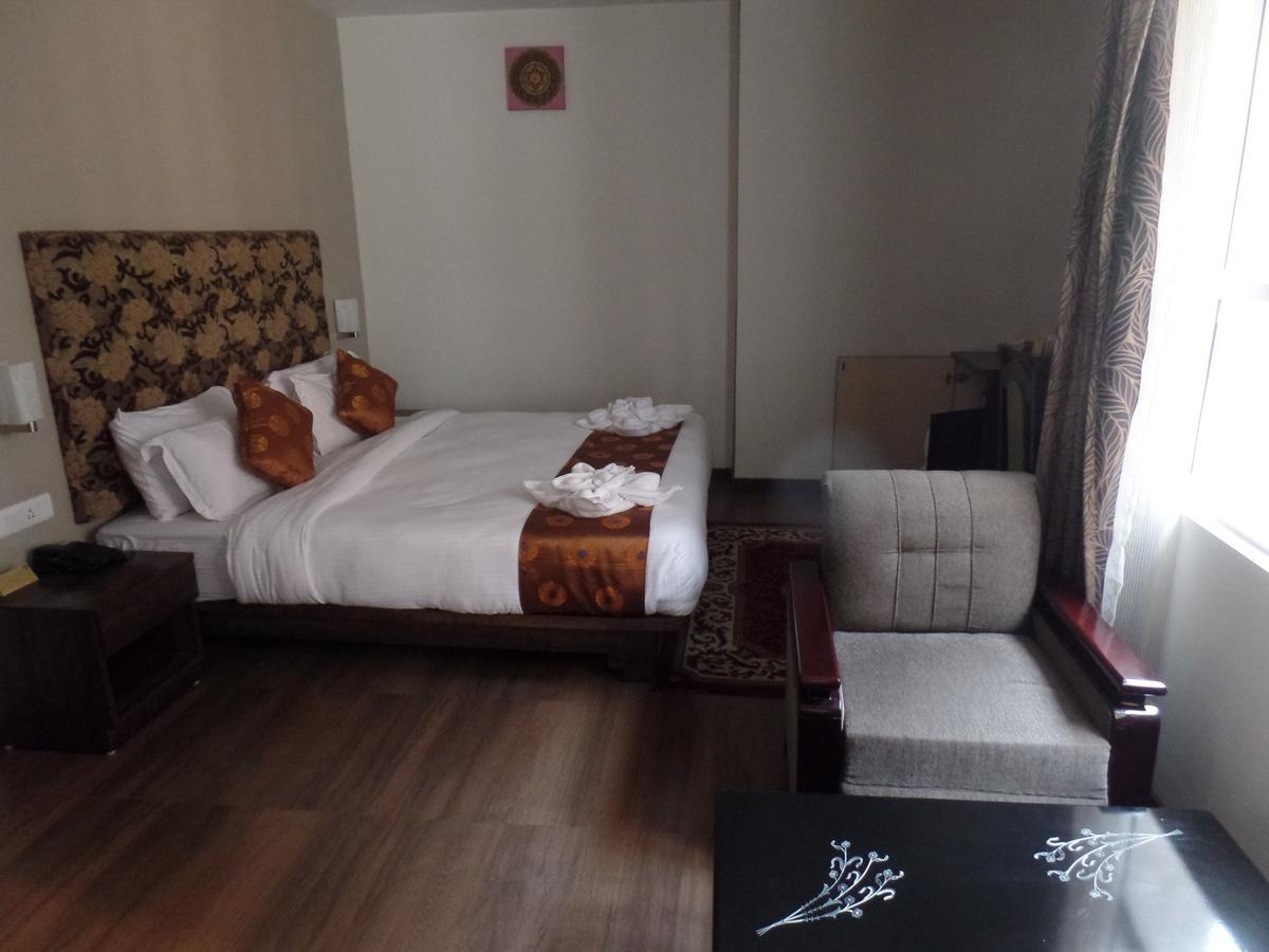 The Lindsay Cheu Den Hotel Gangtok Exterior photo