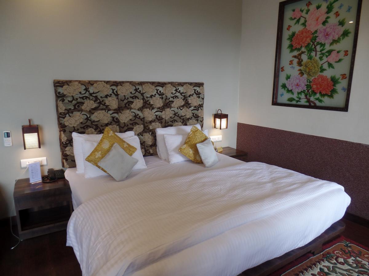 The Lindsay Cheu Den Hotel Gangtok Exterior photo